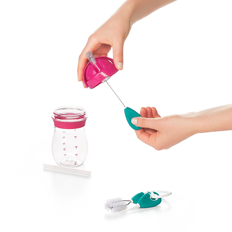 https://tickledbabies.com/wp-content/uploads/2018/08/Oxo-Tot-Straw-And-Sippy-Cup-Top-Cleaning-Set-Teal-06.jpg